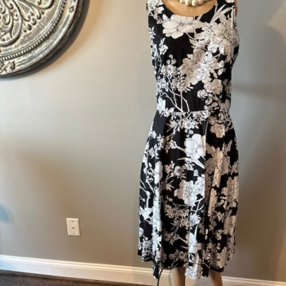 ANNABELLE BLACK AND WHITE FIT AND FLARE DRESS